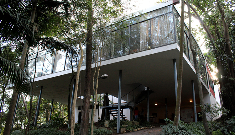 Casa de Vidro – brazylijski dom ze szkła, który unosi się nad dżunglą